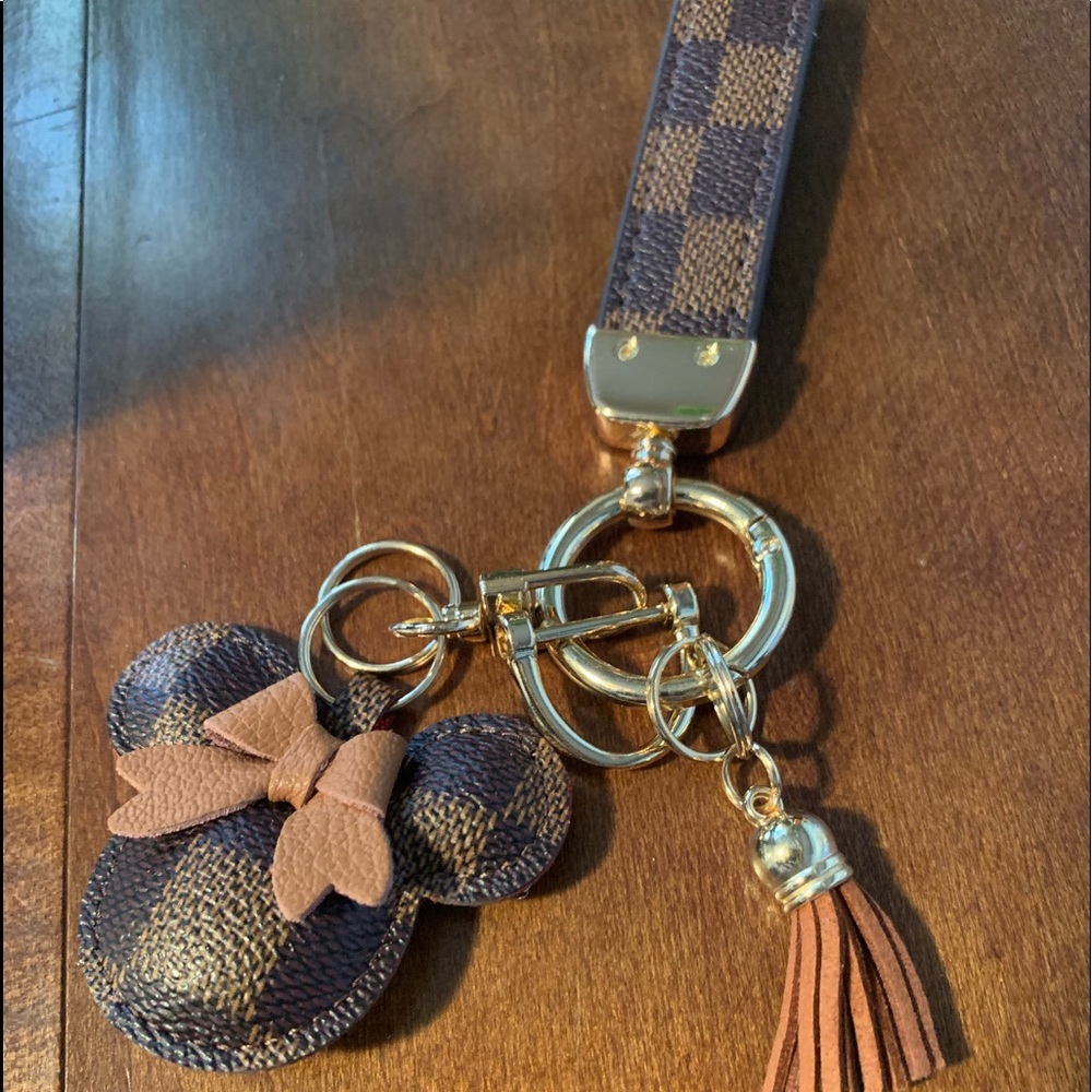 Leather Minnie Mouse with Tassel & Wrist Strap Keychain 🔥🔥